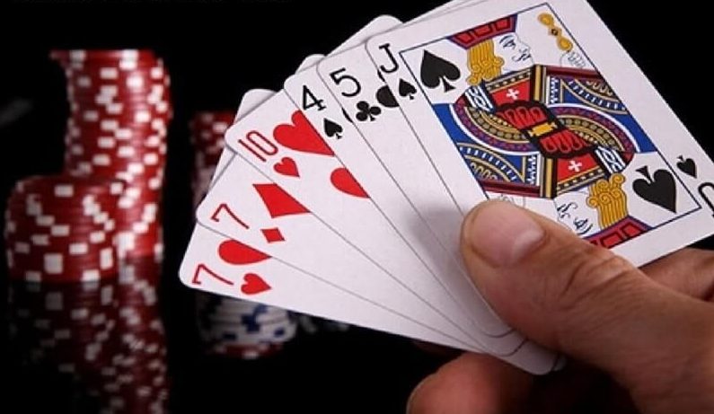 Hướng dẫn cách chơi bài poker